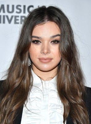 Hailee Steinfeld Poster 3934588