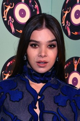 Hailee Steinfeld Poster 3950926