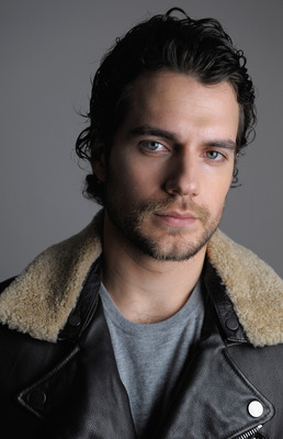 Henry Cavill Poster 2210102