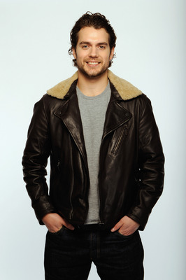 Henry Cavill Poster 2210110