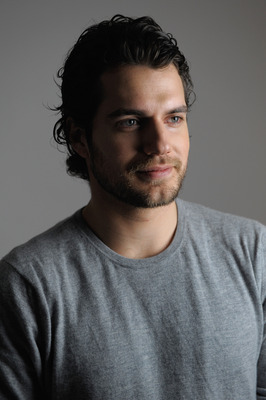 Henry Cavill Poster 2210113