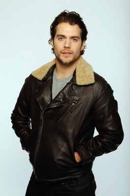 Henry Cavill Poster 2210122
