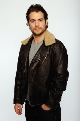 Henry Cavill Poster 2210123