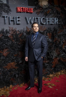 Henry Cavill Poster 3908947