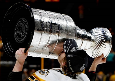 Jake Guentzel Poster 3556092