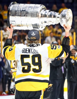 Jake Guentzel Poster 3556099
