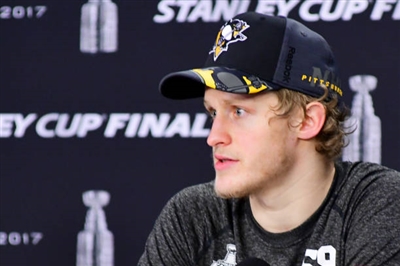 Jake Guentzel Poster 3556146