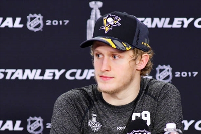 Jake Guentzel Poster 3556166