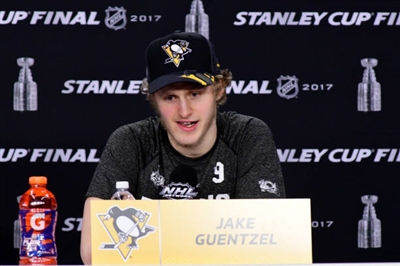 Jake Guentzel Poster 3556184
