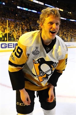 Jake Guentzel Poster 3556186