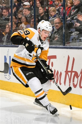 Jake Guentzel Poster 3556187