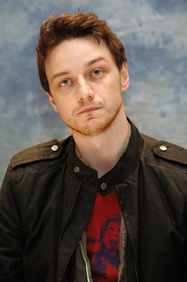 James Mcavoy Poster 2401608