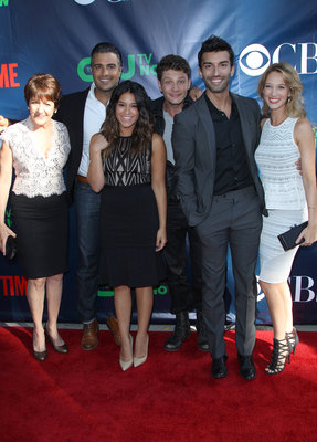 Jane The Virgin Cast Poster 3015647