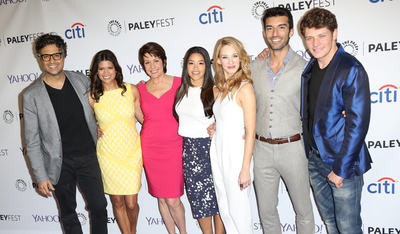 Jane The Virgin Cast Poster 3015650