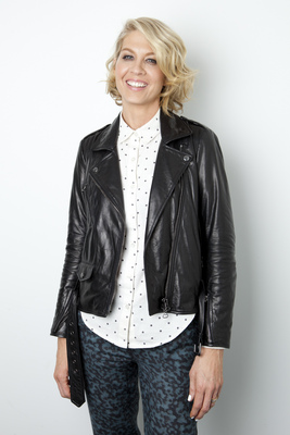 Jenna Elfman Poster 2305357