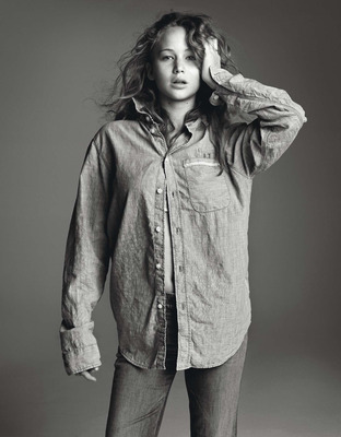 Jennifer Lawrence Poster 2437293