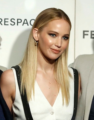 Jennifer Lawrence Poster 3828647