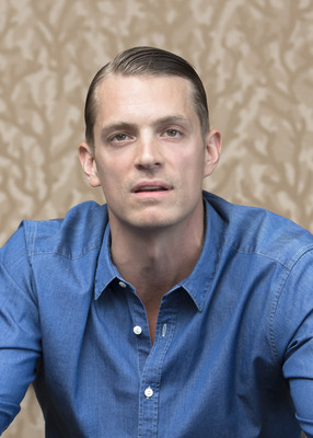 Joel Kinnaman Poster 2365084