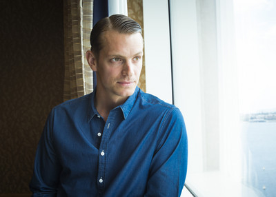 Joel Kinnaman Poster 2365108