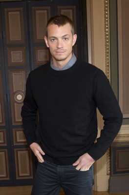 Joel Kinnaman Poster 2418557