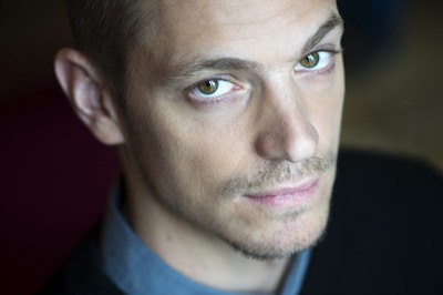 Joel Kinnaman Poster 2418559
