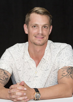 Joel Kinnaman Poster 2613530