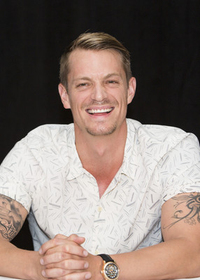 Joel Kinnaman Poster 2613539