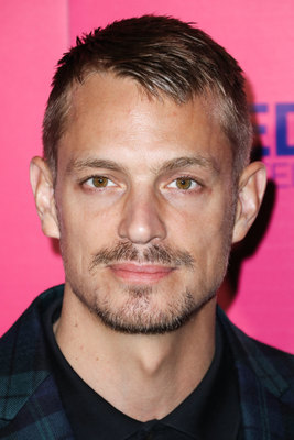 Joel Kinnaman Poster 2937013