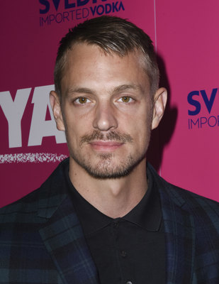Joel Kinnaman Poster 2937020