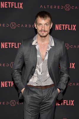 Joel Kinnaman Poster 2987639