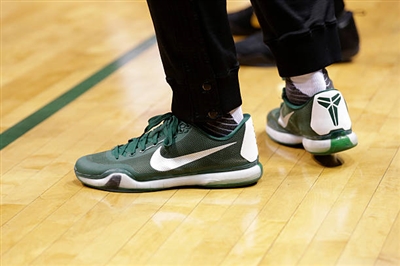 John Henson Poster 3404149