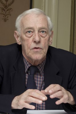 John Mahoney Poster 2262161