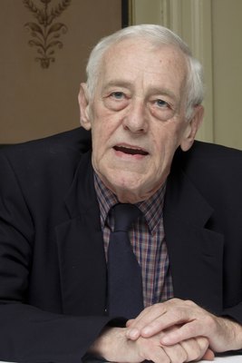 John Mahoney Poster 2262165