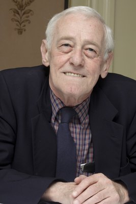 John Mahoney Poster 2262206