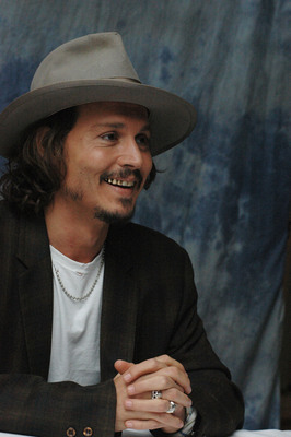 Johnny Depp Poster 2279144
