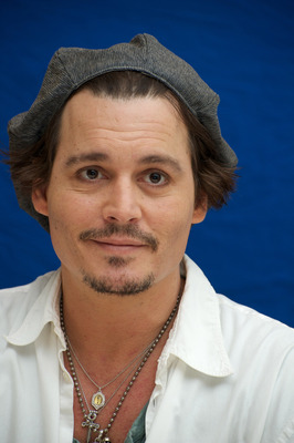 Johnny Depp Poster 2433030