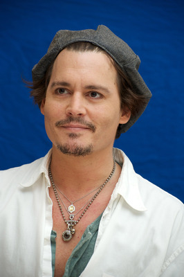 Johnny Depp Poster 2433039