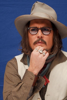 Johnny Depp Poster 2447320