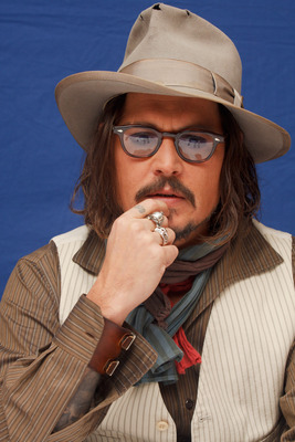Johnny Depp Poster 2447377