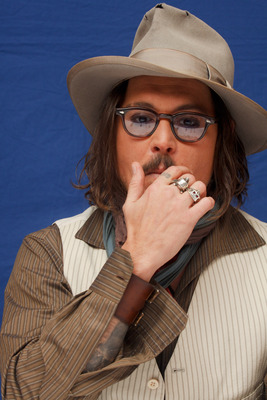 Johnny Depp Poster 2447398