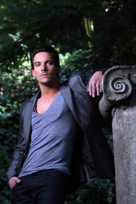 Jonathan Rhys Meyers Poster 2201702