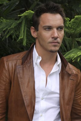 Jonathan Rhys Meyers Poster 2260032