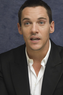Jonathan Rhys Meyers Poster 2439704