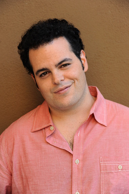 Josh Gad Poster 2350447