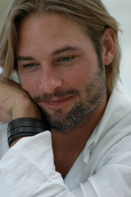 Josh Holloway Poster 2248316