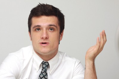 Josh Hutcherson Poster 2352631