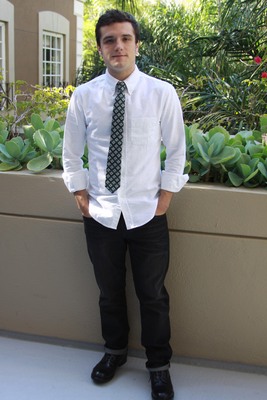 Josh Hutcherson Poster 2352632