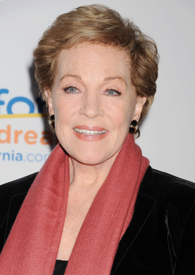 Julie Andrews Poster 2638069