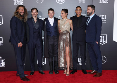 Justice League Cast Poster 2877293