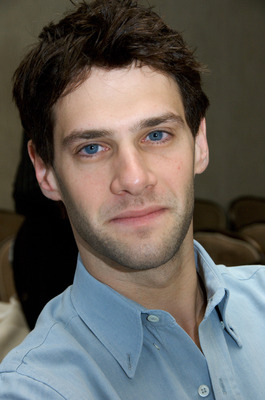 Justin Bartha Poster 2407141